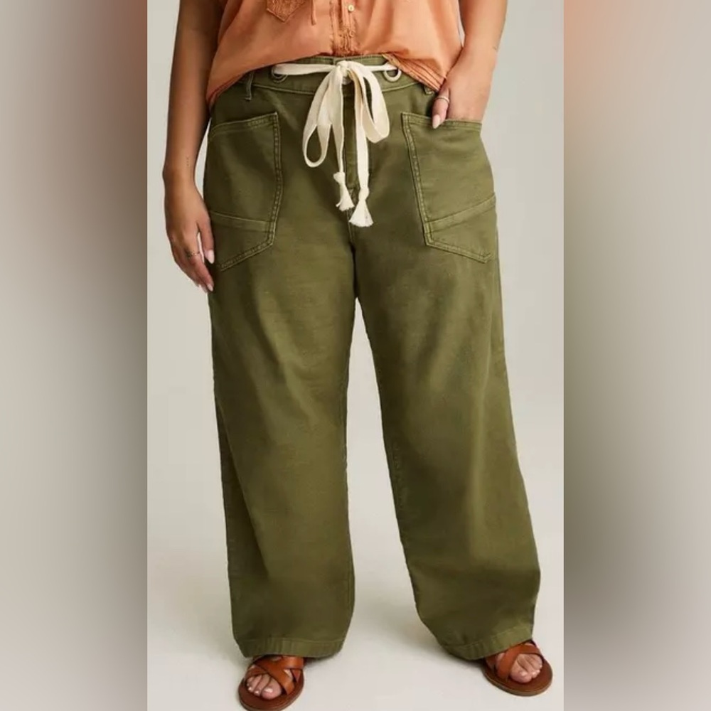 Festi Loose High-Rise Straight Pant